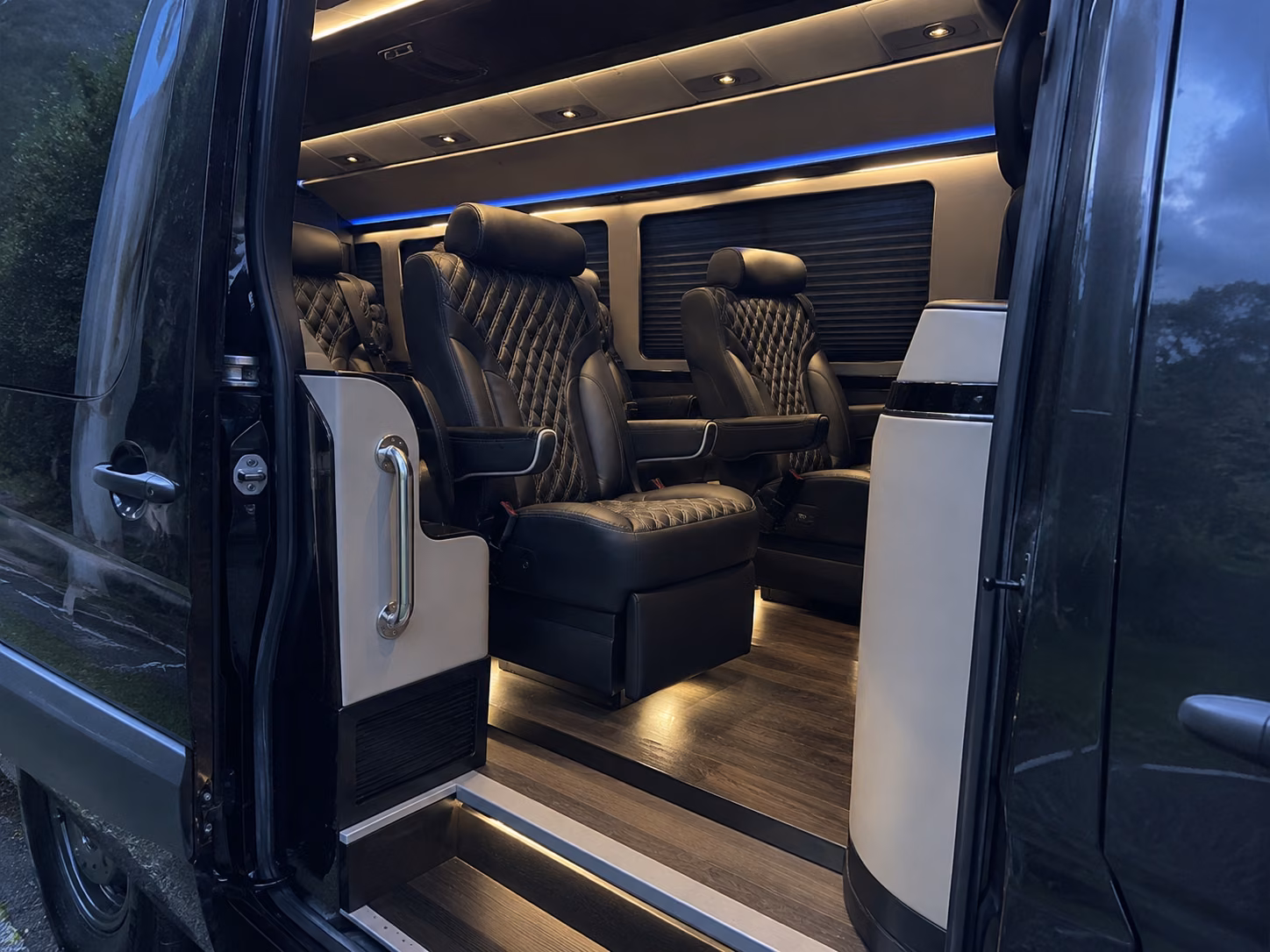 amarillo 18 passenger sprinter van inside