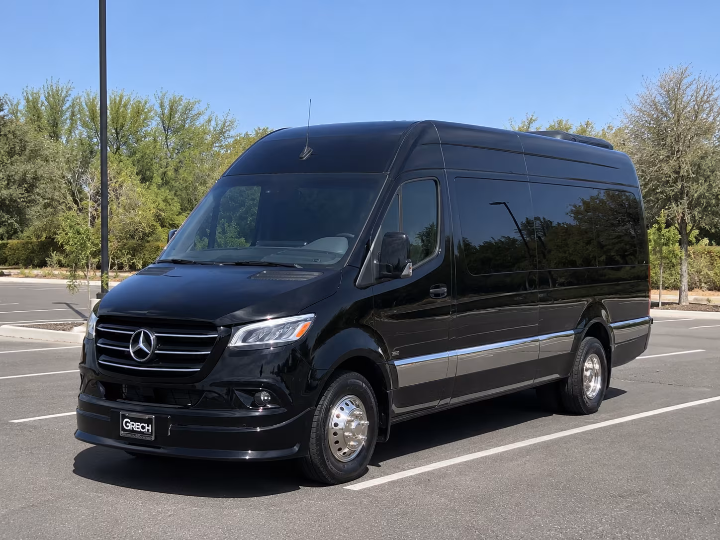 amarillo 8 passenger sprinter van